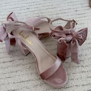 Lulu's Blush Bow Velvet Block Heels size 8